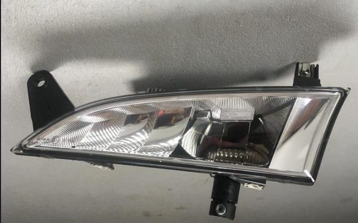 40.3.9.008 - FAROL AUX GRADE SCANIA NTG LE