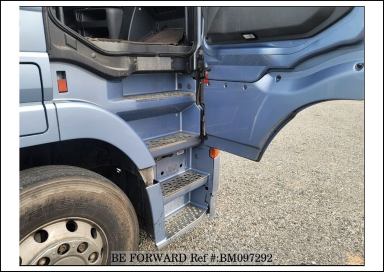 M30190.4 - ESTRIBO INFERIOR ACTROS MEGASPACE 2010 A 2020 LD