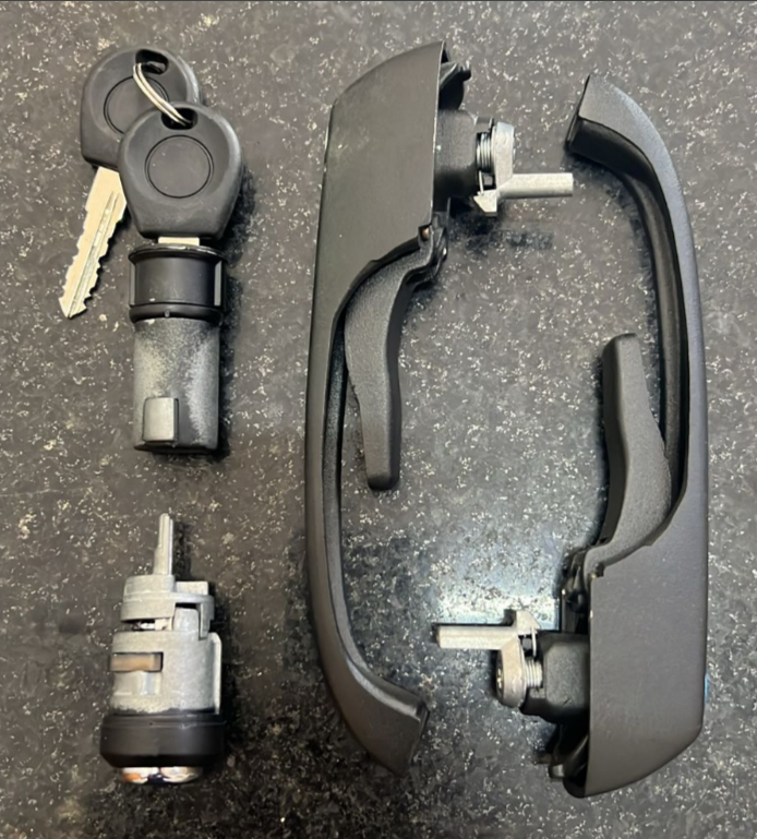 ORI1217 - MACANETA PORTA EXTERNA VW WORKER / DELIVERY 2 CILIN + 02 MAC