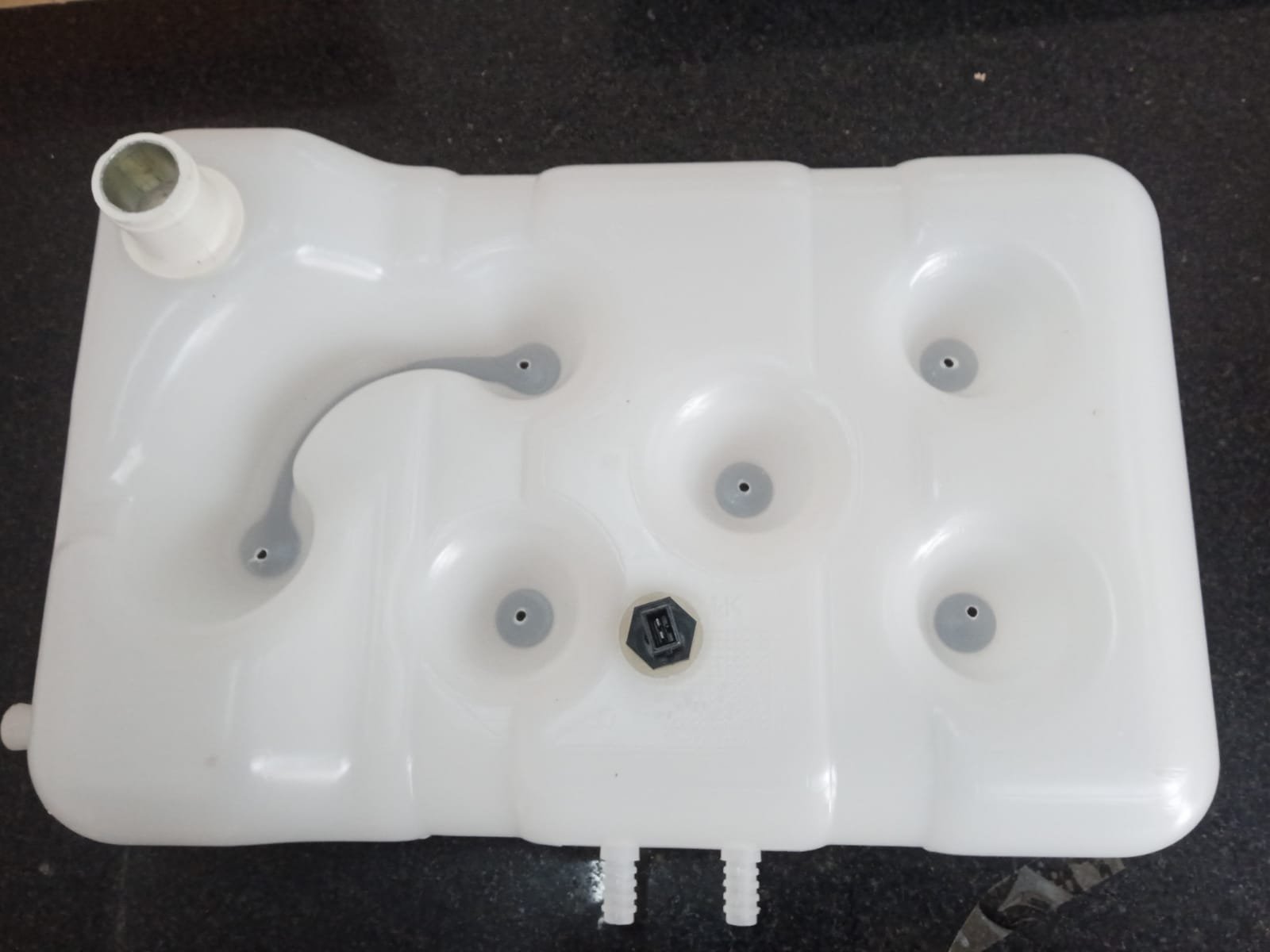 RP006B - RESERV RADIADOR MB 1620 C/SENSOR..