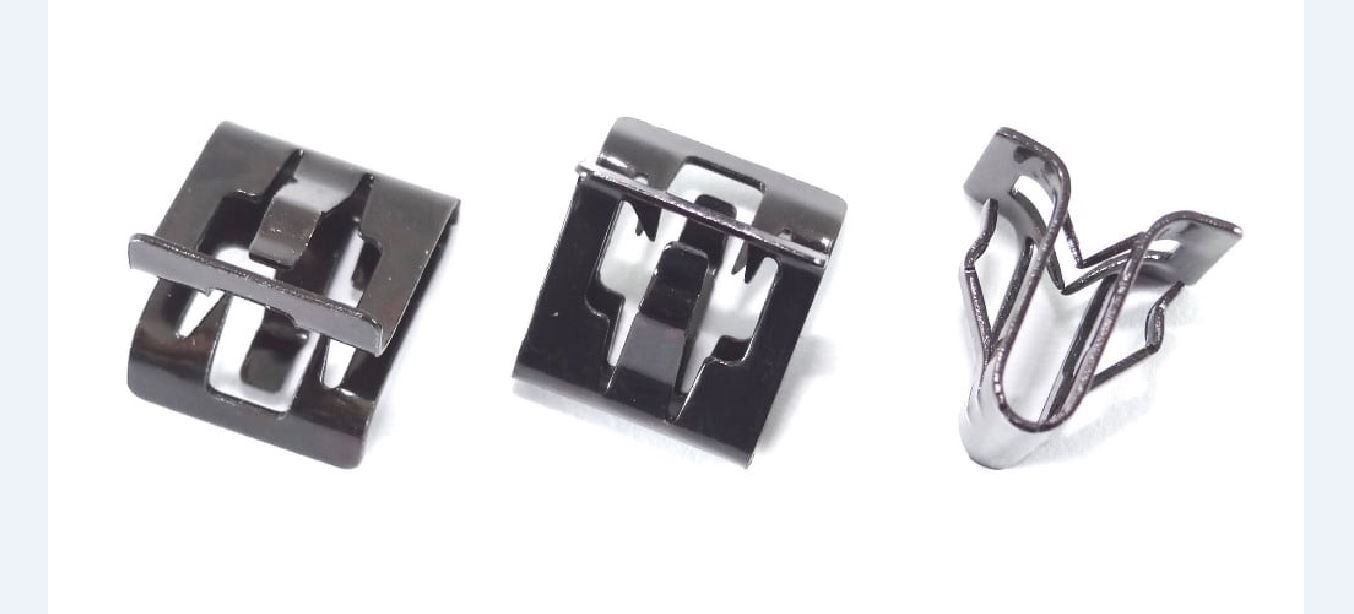 T66 - PRESILHA METAL FIXAR FRISO TAPETE CARGO GI