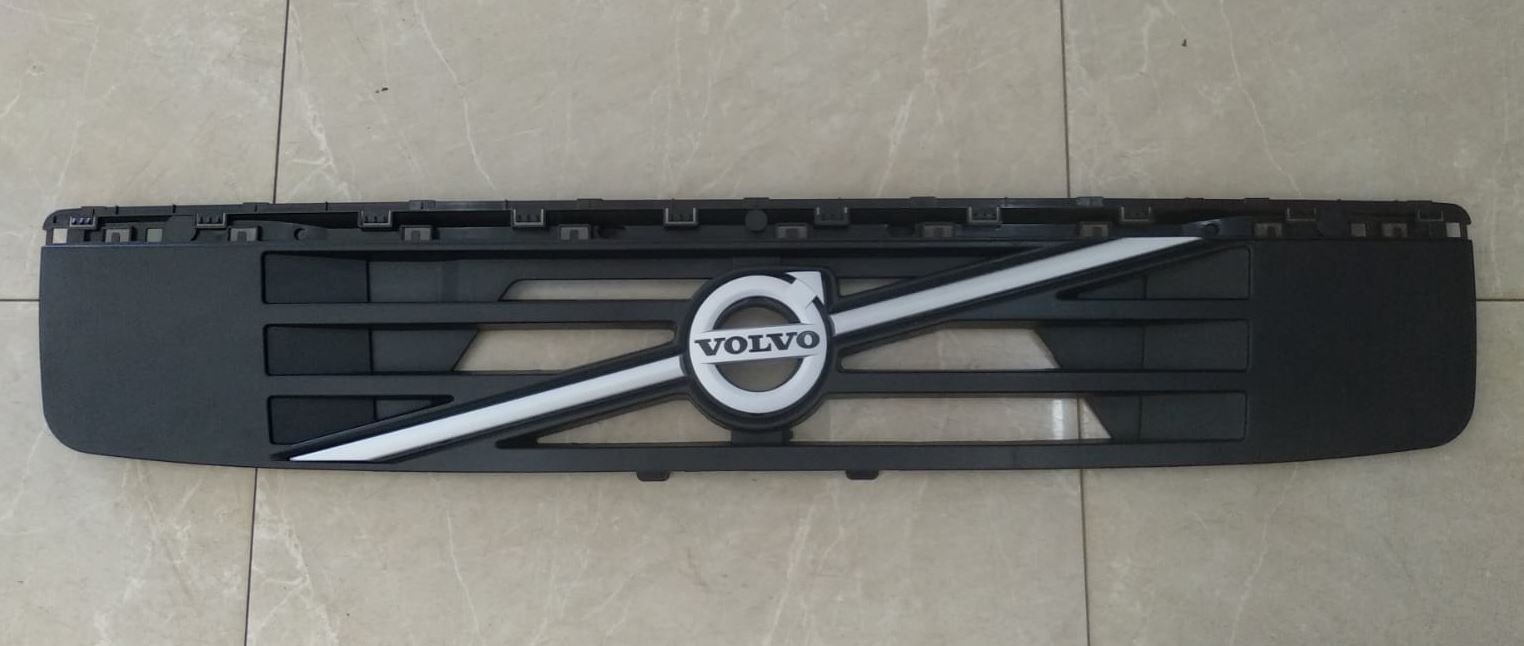 EDL028 - EMBLEMA TRANSVERSAL GRADE VOLVO FH4 2015.. / VOLVO VM 2012/13 CROMADO